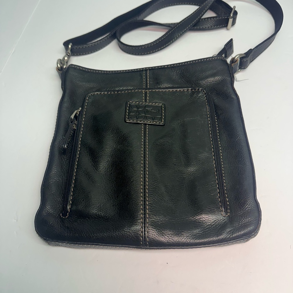 Fossil Black Leather‎ Messenger Bag Sleek Design